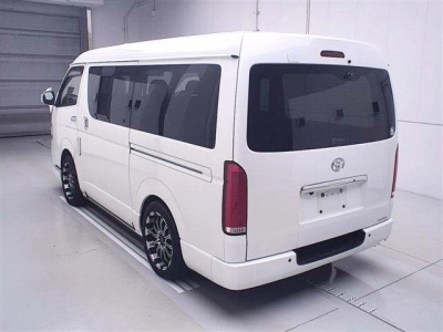 TOYOTA REGIUS ACE