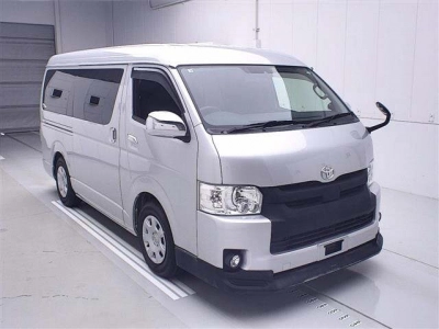 TOYOTA REGIUS ACE