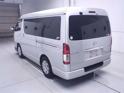 TOYOTA REGIUS ACE