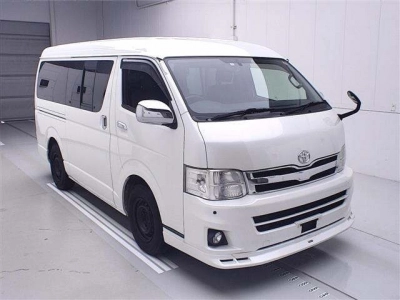 TOYOTA REGIUS ACE