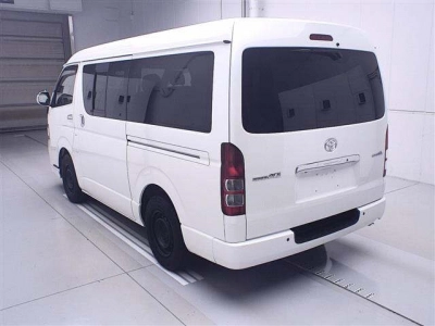 TOYOTA REGIUS ACE