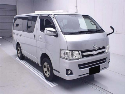 TOYOTA REGIUS ACE