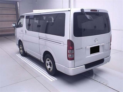 TOYOTA REGIUS ACE
