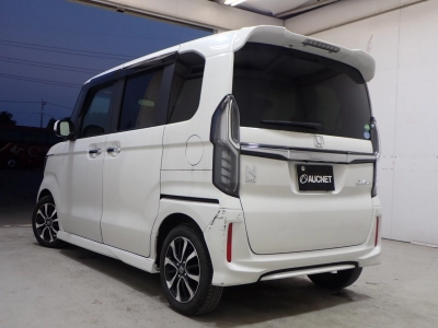 HONDA N BOX CUSTOM