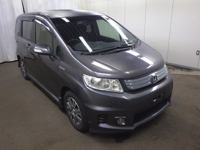 HONDA FREED SPIKE