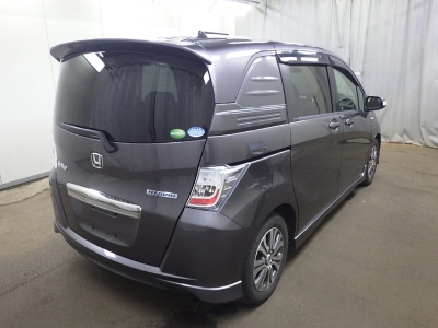 HONDA FREED SPIKE