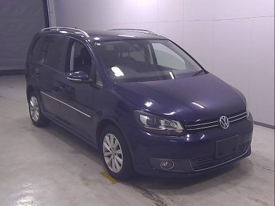 VOLKSWAGEN GOLF TOURAN