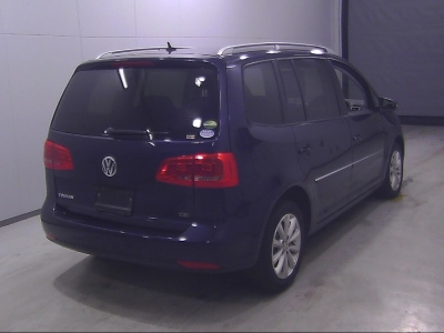 VOLKSWAGEN GOLF TOURAN
