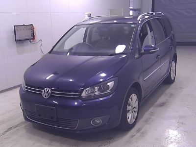 VOLKSWAGEN GOLF TOURAN