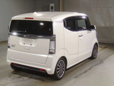 HONDA N-BOX SLASH