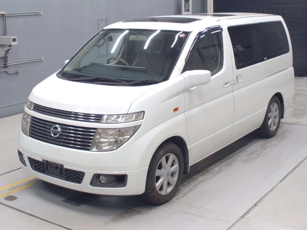 NISSAN ELGRAND