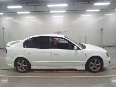 SUBARU LEGACY B4