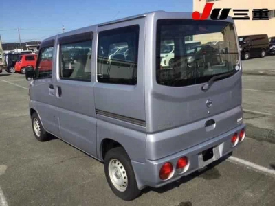 NISSAN CLIPPER VAN