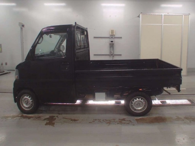 NISSAN CLIPPER TRUCK