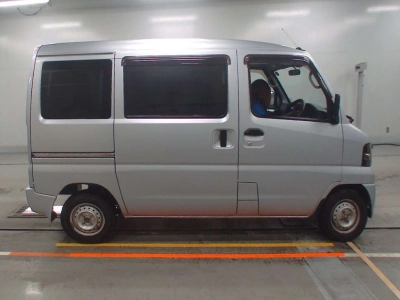 NISSAN CLIPPER VAN