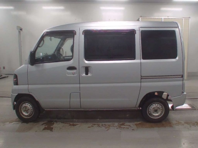 NISSAN CLIPPER VAN