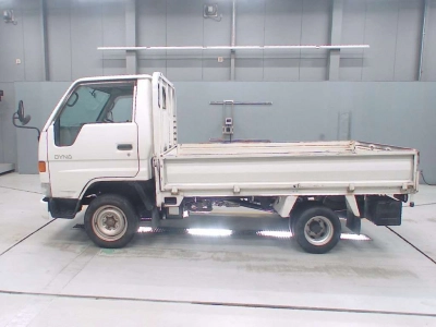TOYOTA DYNA TRUCK