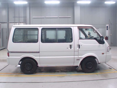 MAZDA BONGO VAN