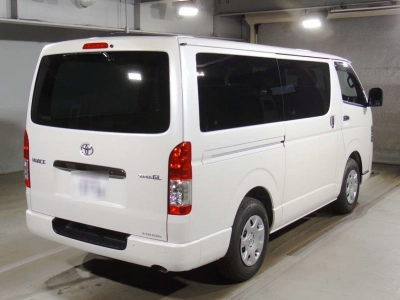 TOYOTA HIACE VAN