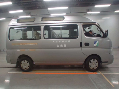 NISSAN CARAVAN BUS
