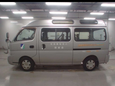 NISSAN CARAVAN BUS