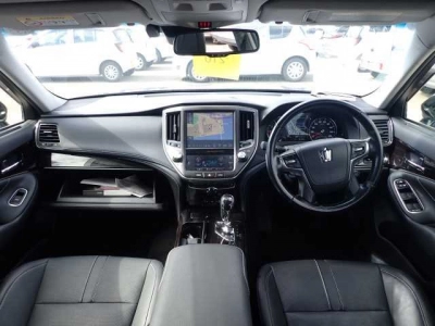 TOYOTA CROWN ATHLETE