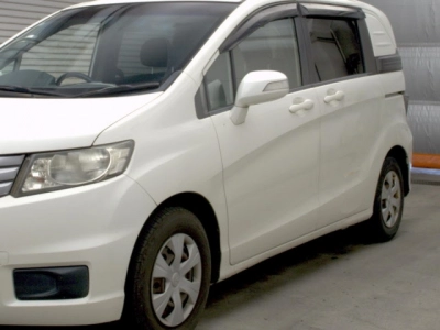 HONDA FREED SPIKE
