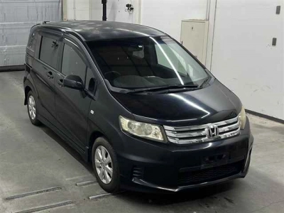 HONDA FREED SPIKE