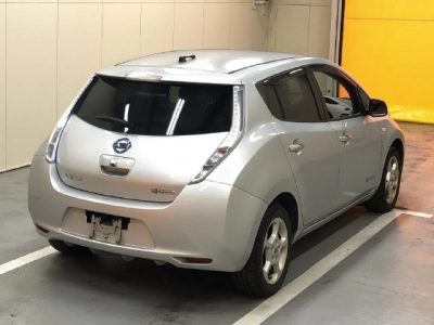 NISSAN LEAF