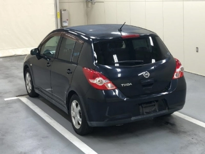 NISSAN TIIDA