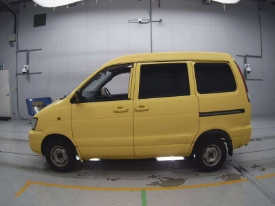 TOYOTA LITE ACE VAN