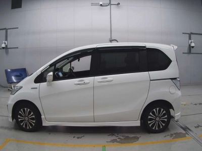HONDA FREED HYBRID