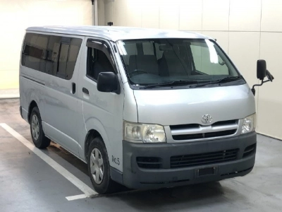 TOYOTA REGIUS ACE