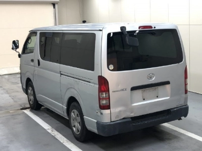 TOYOTA REGIUS ACE
