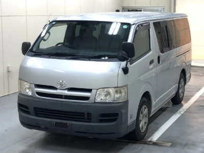 TOYOTA REGIUS ACE
