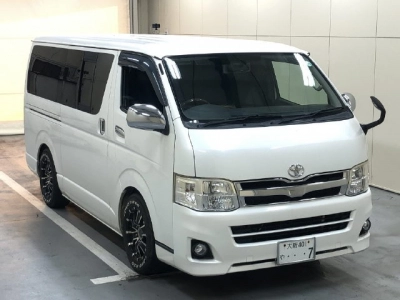 TOYOTA REGIUS ACE