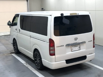 TOYOTA REGIUS ACE