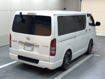 TOYOTA REGIUS ACE