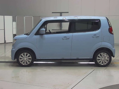 SUZUKI MRWAGON