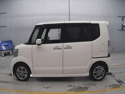 HONDA N BOX CUSTOM
