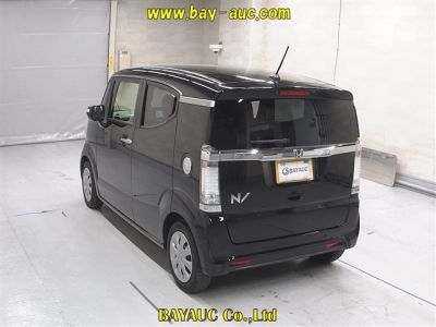 HONDA N-BOX SLASH