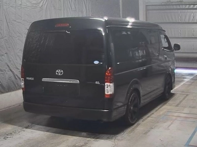 TOYOTA HIACE WAGON