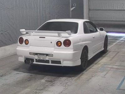 NISSAN SKYLINE