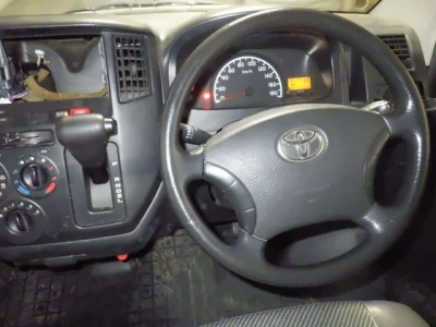 TOYOTA LITE ACE TRUCK