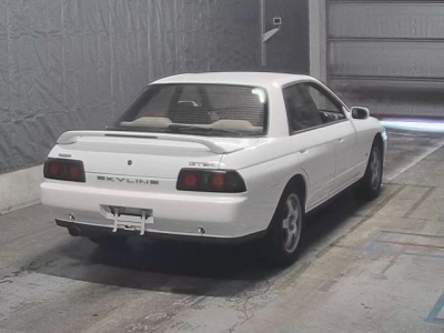NISSAN SKYLINE