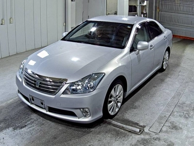 TOYOTA CROWN HYBRID