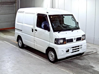 NISSAN CLIPPER VAN