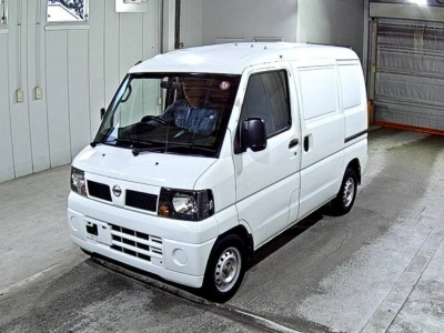 NISSAN CLIPPER VAN