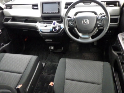 HONDA FREED + HYBRID