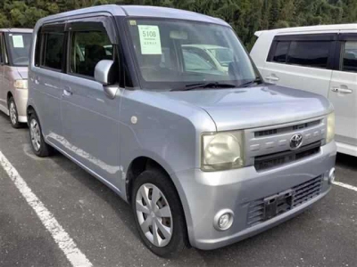 TOYOTA PIXIS SPACE